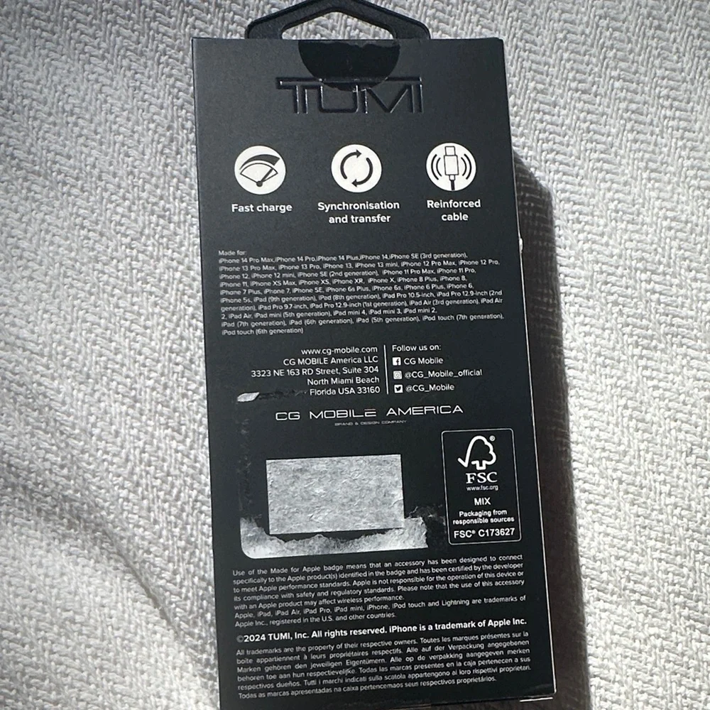 Tumi Dual Sync Charging Cable - USB-C & Lightning Connector 5 ft /1.5 M NIB
